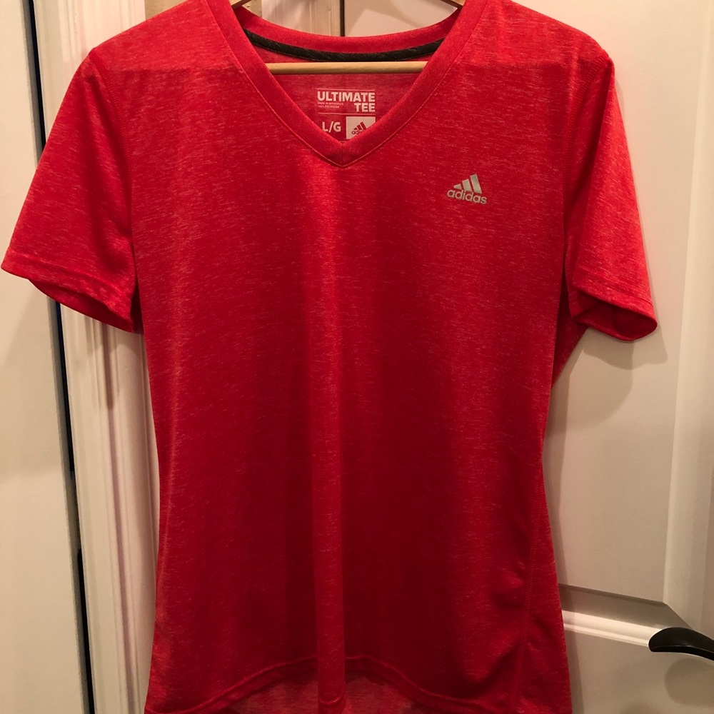 Adidas t-shirt size large in red